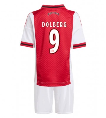 Ajax Kasper Dolberg #9 Hemmaställ Barn 2025-26 Kortärmad (+ Korta byxor) Ajax Kasper Dolberg #9 Hemmaställ Barn 2025-26 Kortärmad (+ Korta byxor)